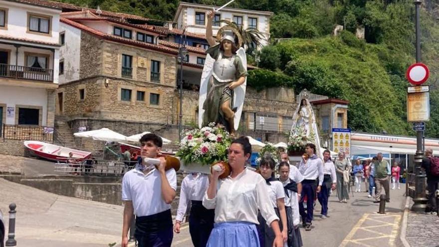 La procesión de les Flores de Tazones. | V. A.