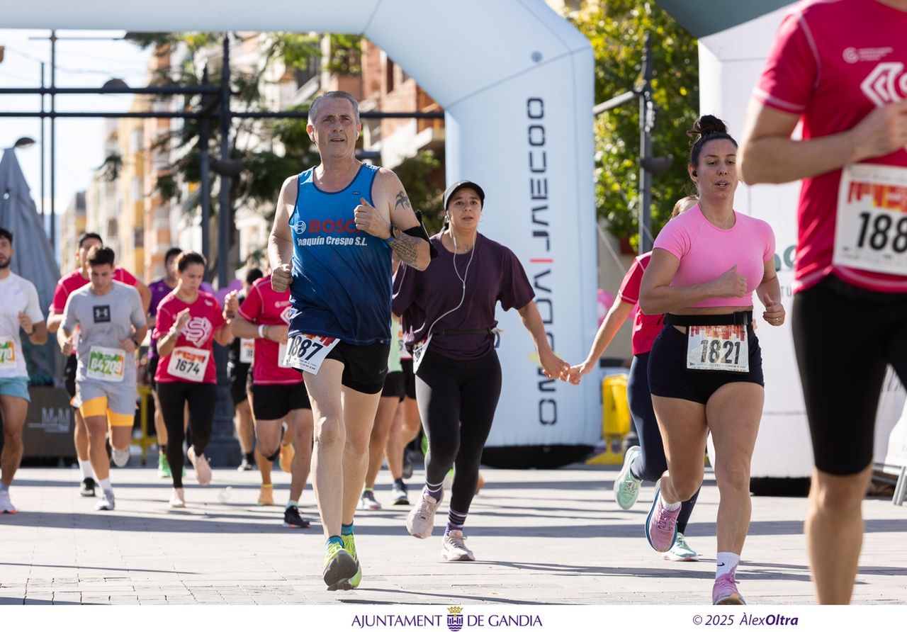 Gandia bate récords de solidaridad en la RunCáncer 2025