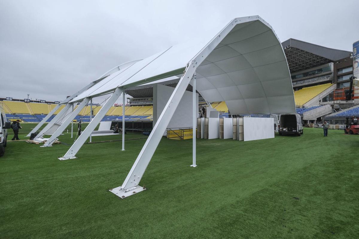 Preparativos en el Estadio de Gran Canaria para la misa del papa León XIV
