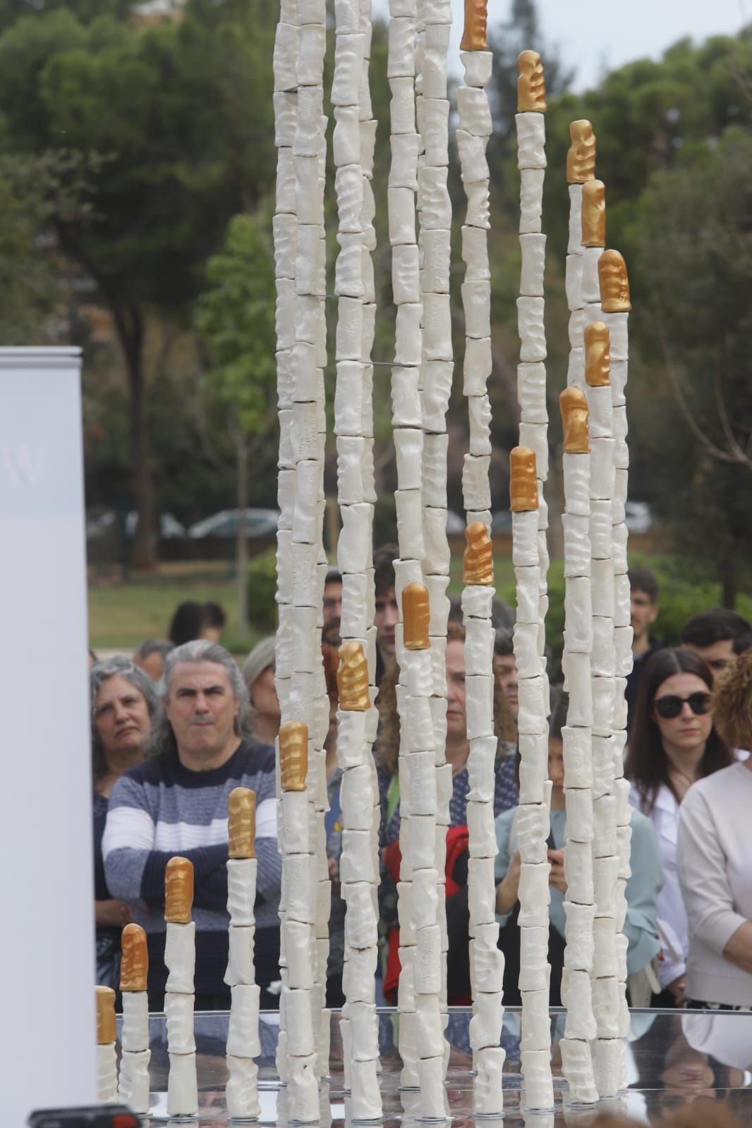 València dedica un monumento a los menores fallecidos por cáncer