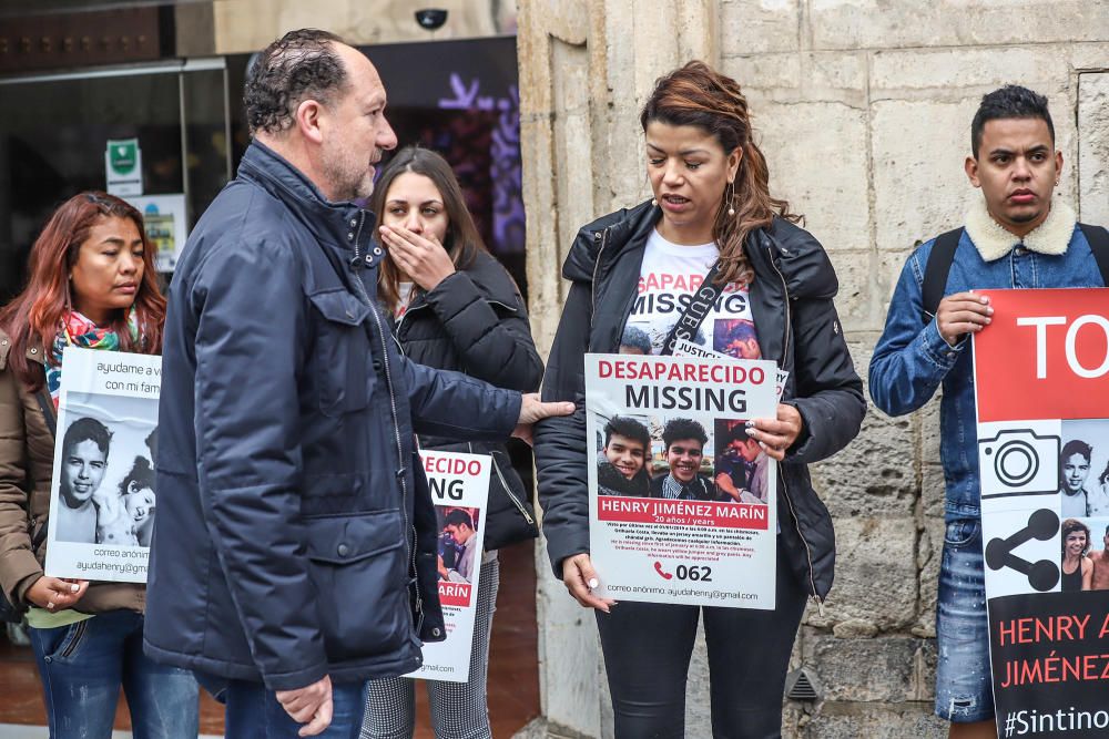 Concentración en Orihuela al cumplirse un año de l