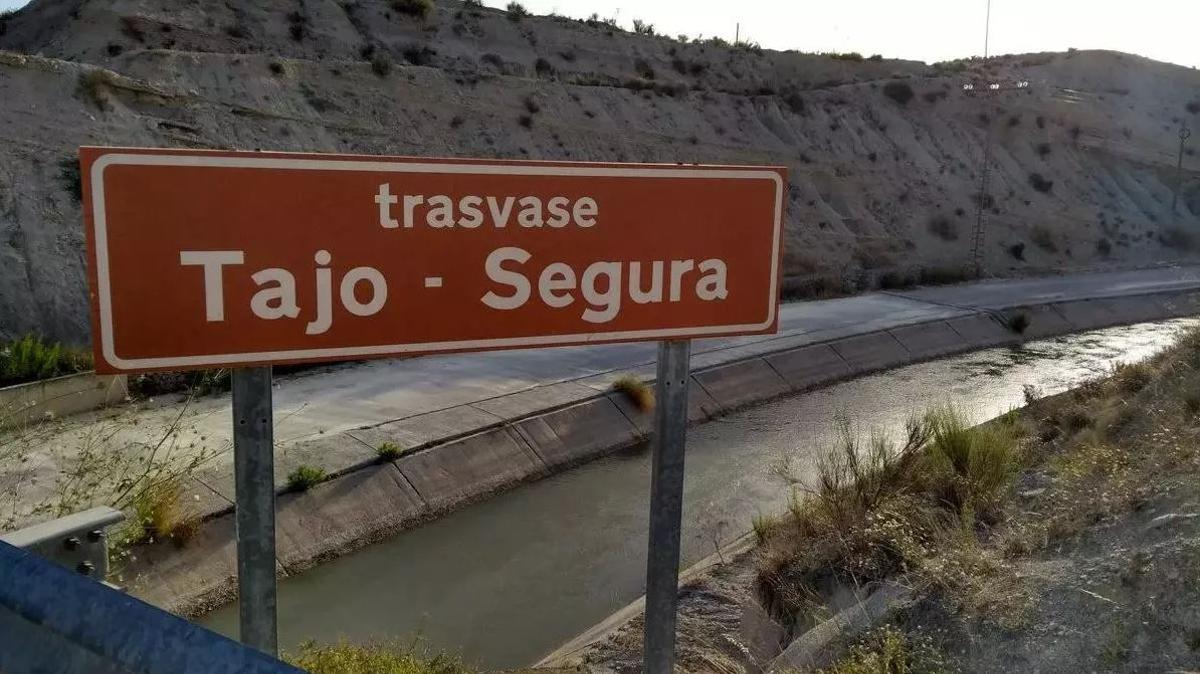 El trasvase Tajo-Segura.
