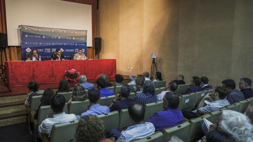 Cara a cara entre Huguet y Crespí