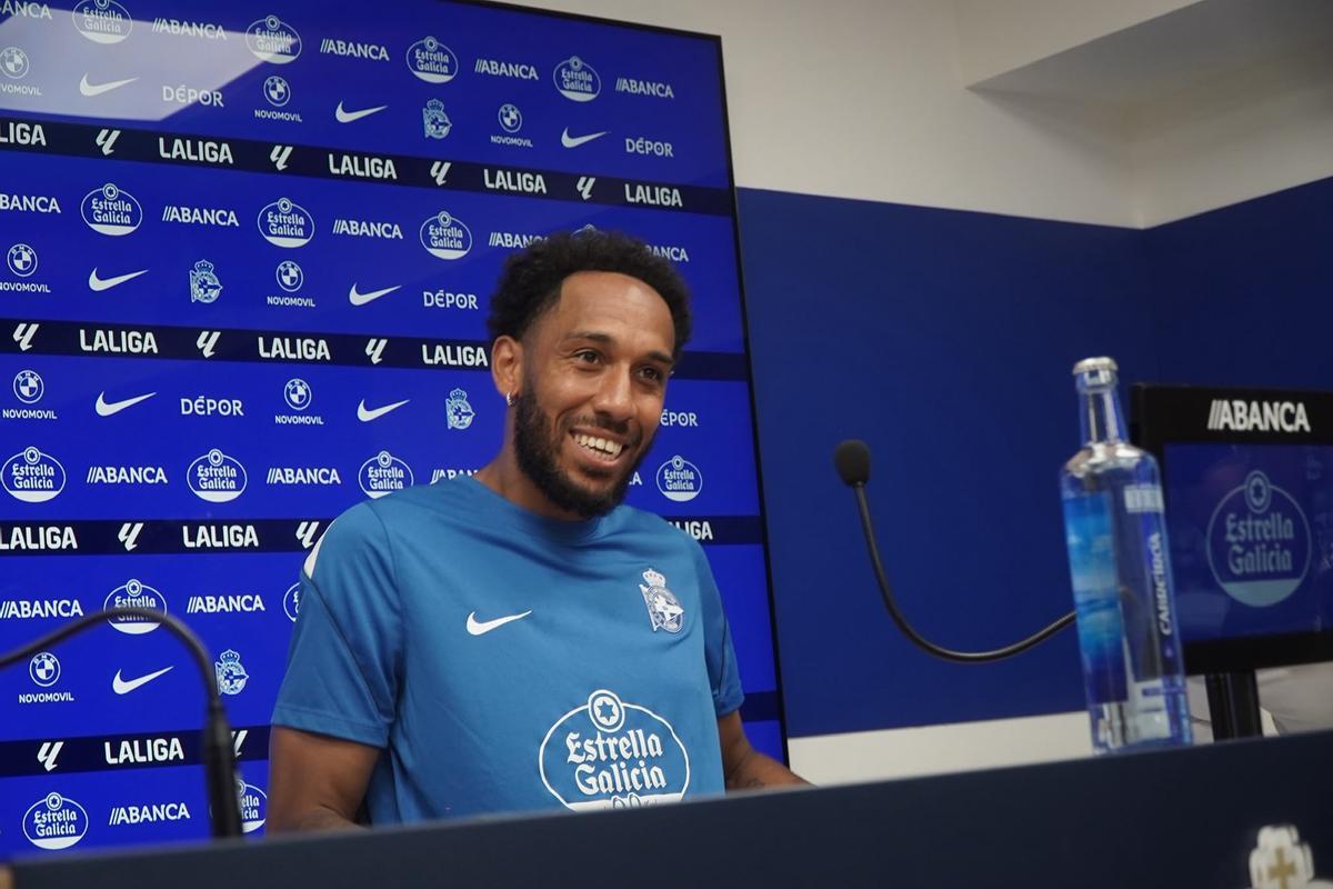 El Deportivo presenta a Aubameyang