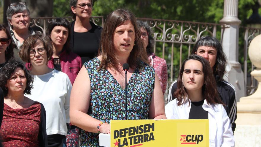 La candidata de la CUP per Tarragona Ortésia Cabrera durant una roda de premsa