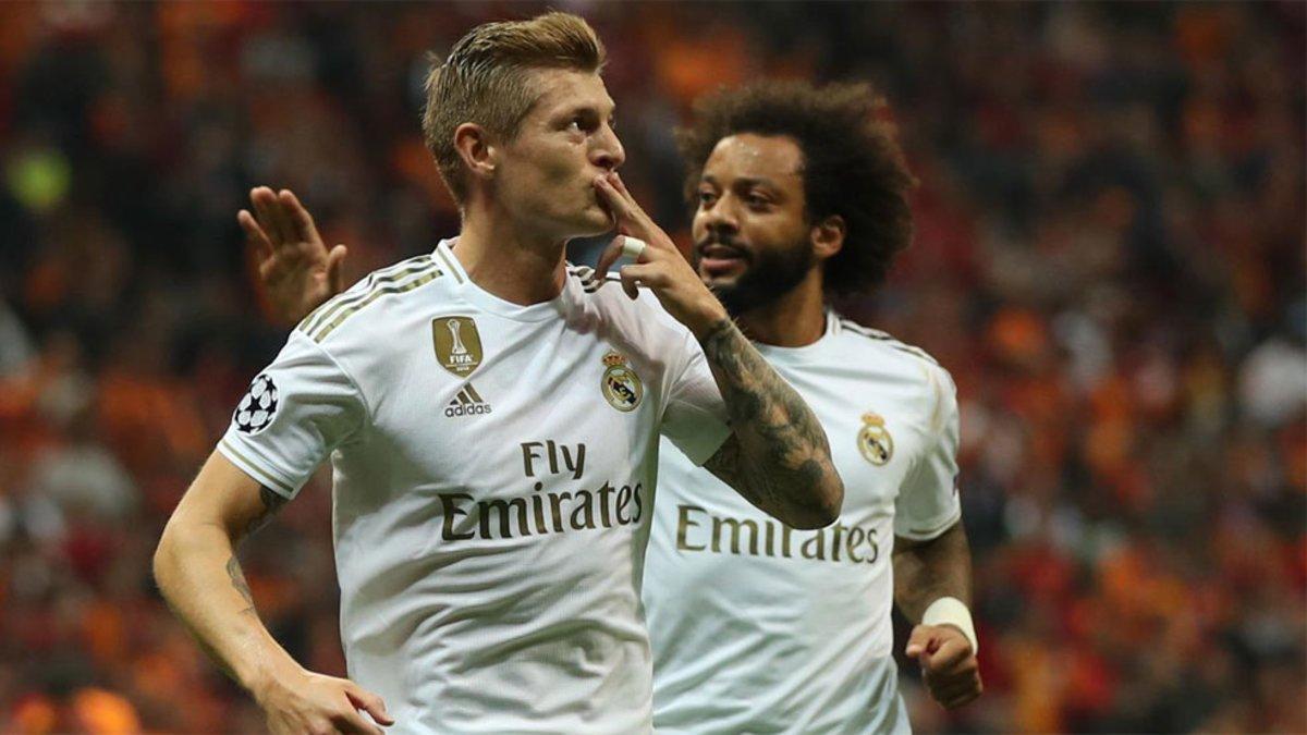 Toni Kroos celebra junto a Marcelo el gol que adelantó al Real Madrid