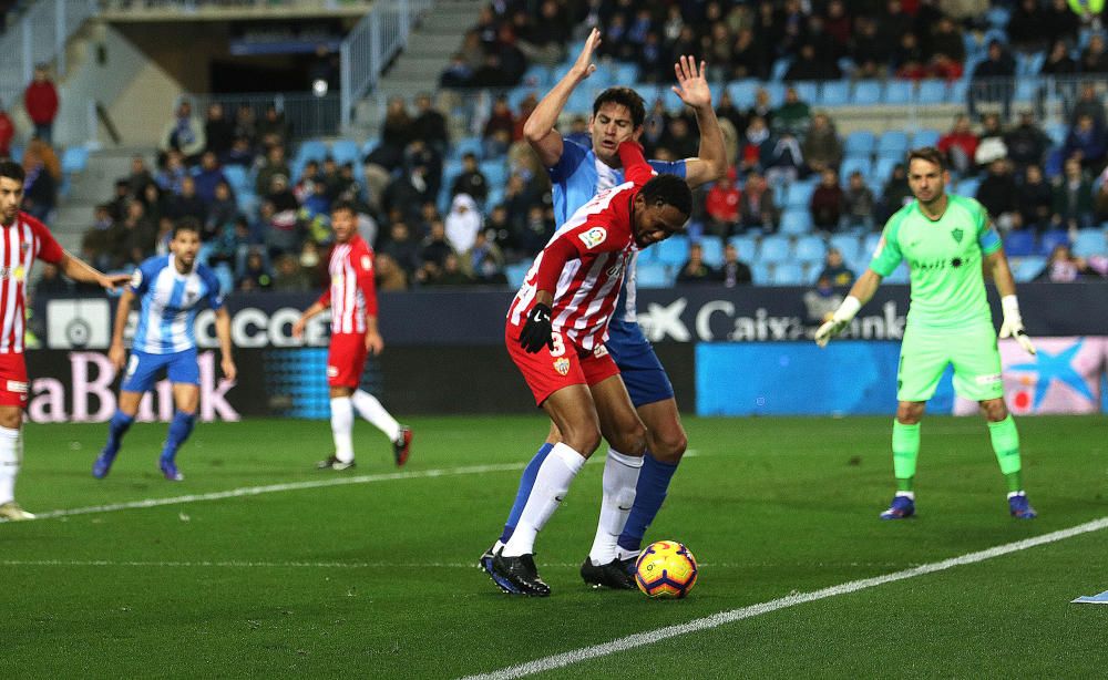 El conjunto blanquiazul regaló dos puntos en el último suspiro tras el tanto de Luis Rioja, que igualó el gol inicial de Adrián