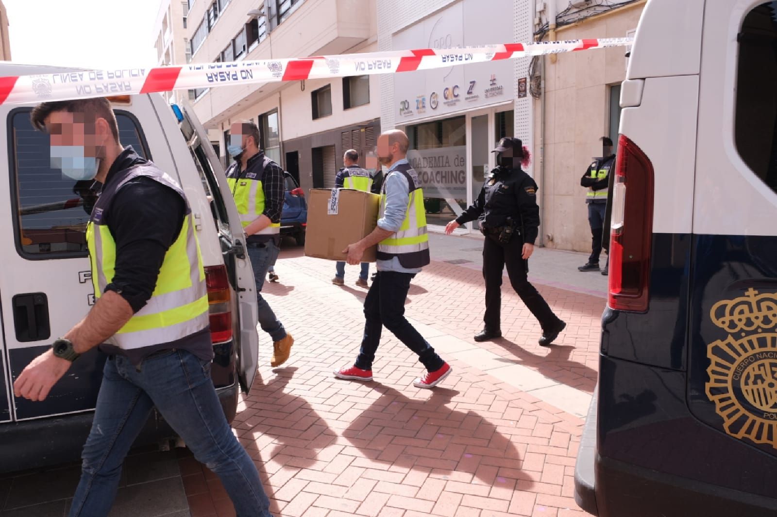 La Policía registra las oficinas de Zoe en Elda