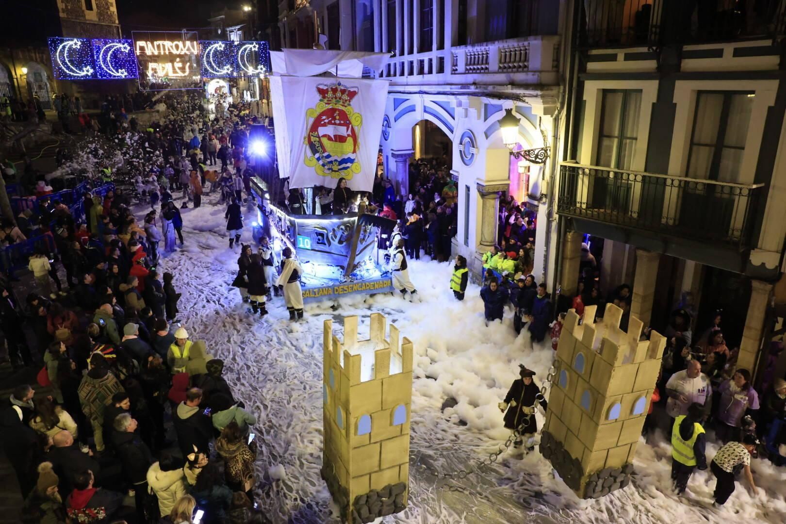 EN IMÁGENES: Así fue el espectacular 37.º Descenso de Galiana en el Antroxu de Avilés