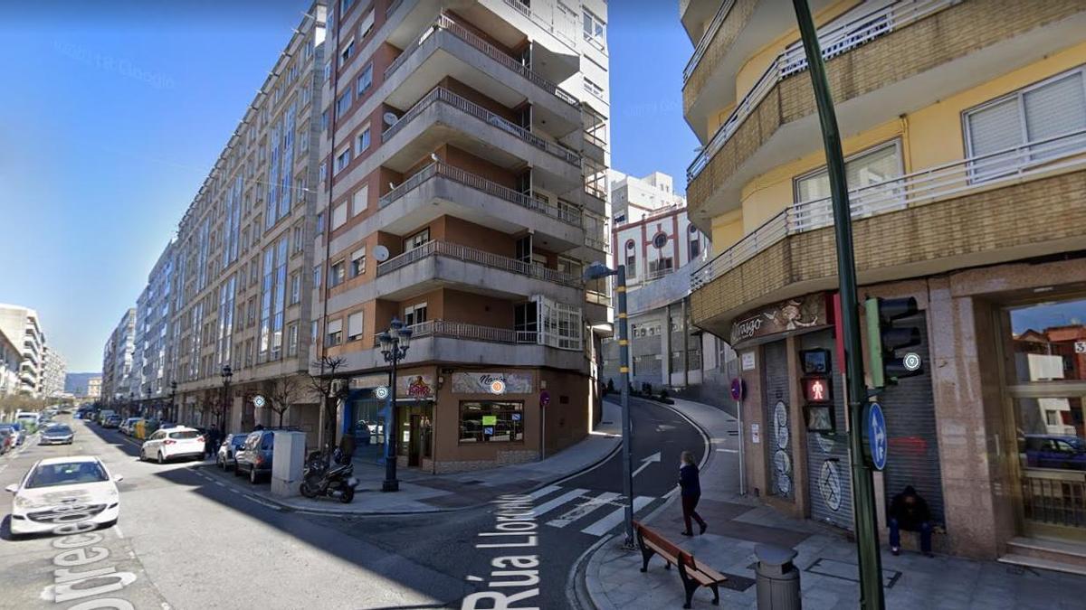 Cruce de las calles Torrecedeira y Llorente.