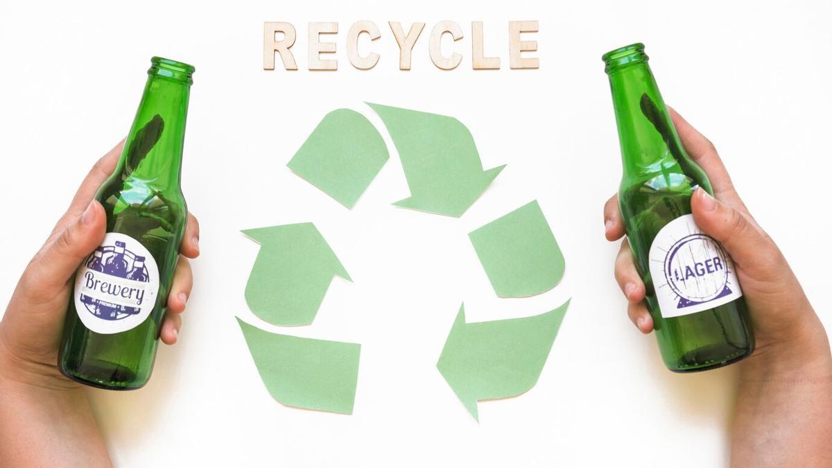 Un cartel que anima a reciclar el vidrio.