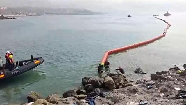 Així s’ha muntat la barrera per impedir l’entrada nedant a Ceuta