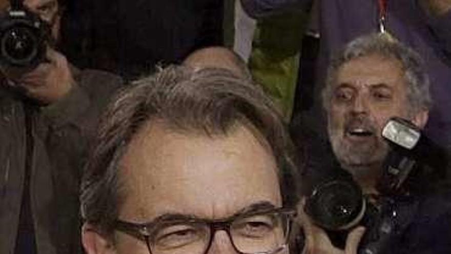 Artur Mas, votando el 9-N. // Faro