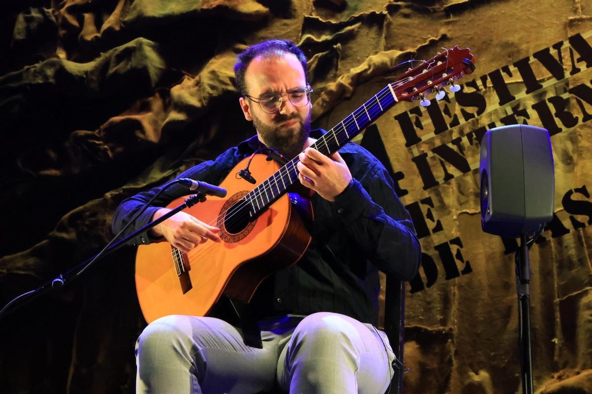 El guitarrista Toni Abellán