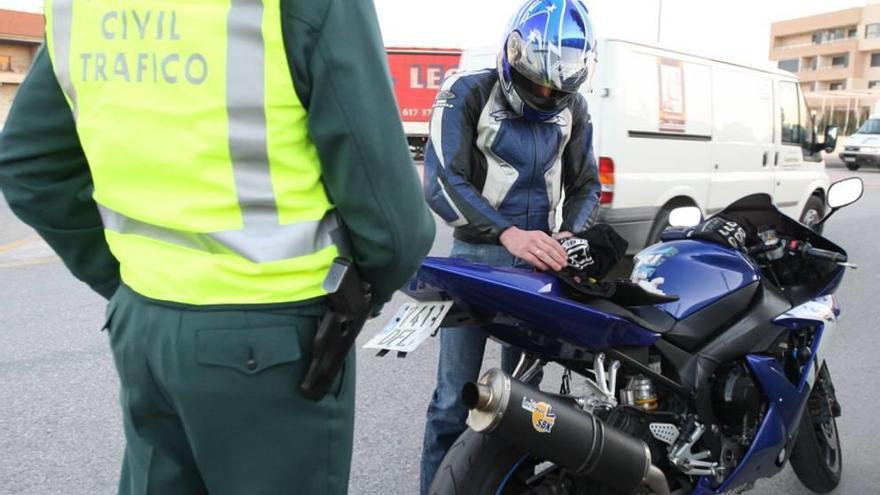 Imagen de archivo de un control a motocicletas.