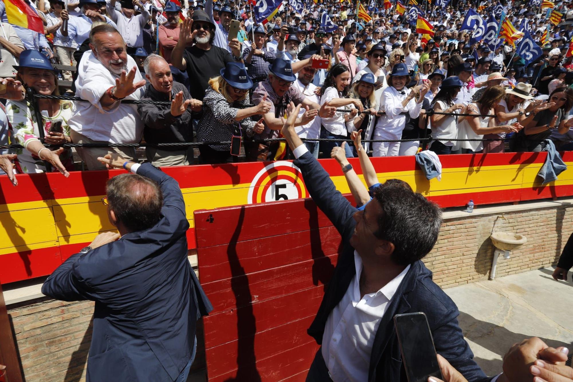 Mitin central del PPCV en la Plaza de Toros de València