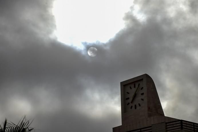 METEOROLOGIA. CALIMA MEZCLADA CON NUBES