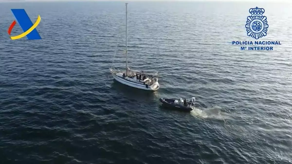 Tres detenidos en Mijas y Fuengirola por un alijo de 2,7 toneladas de cocaína interceptadas en un velero en el Atlántico