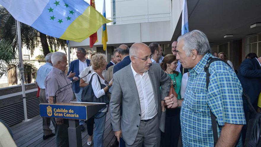 Madrid afirma que la &#039;tricolor&#039; no es la bandera del pueblo sino la de CC