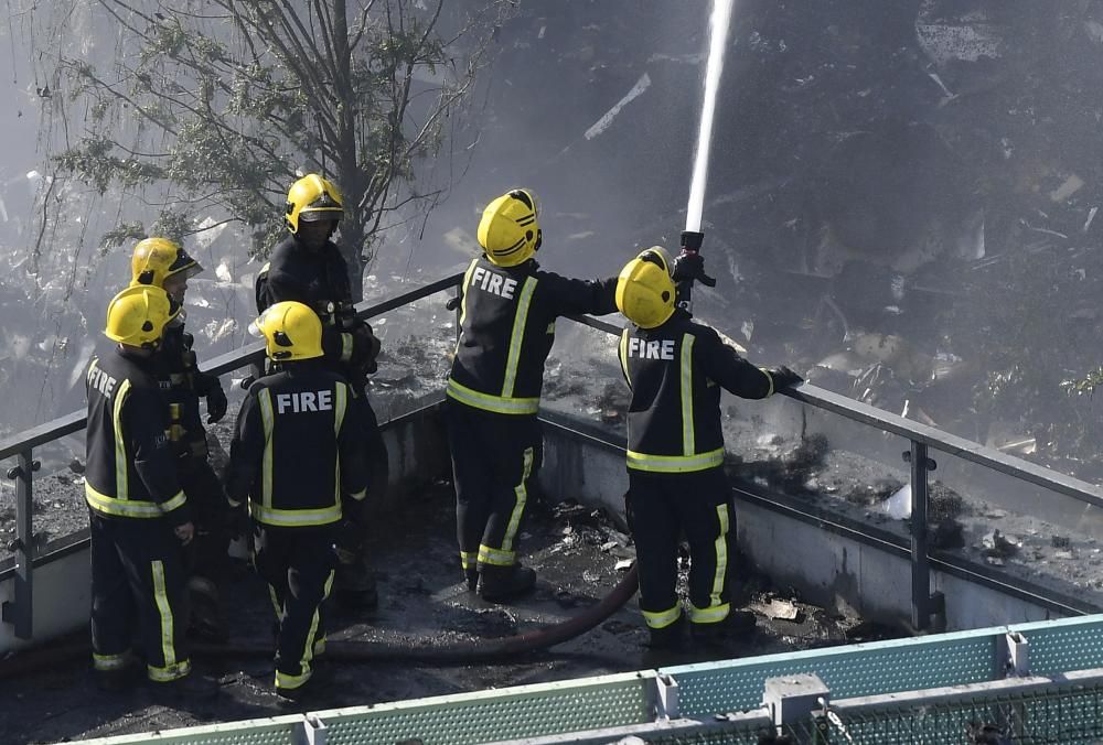 Incendio en un edificio de 24 plantas en Londres