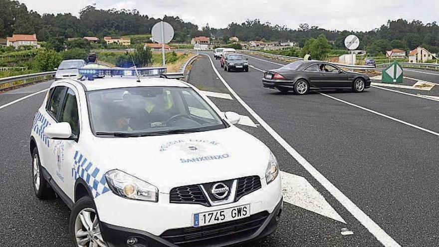 Una patrulla de la Policía Local de Sanxenxo. // G. Santos