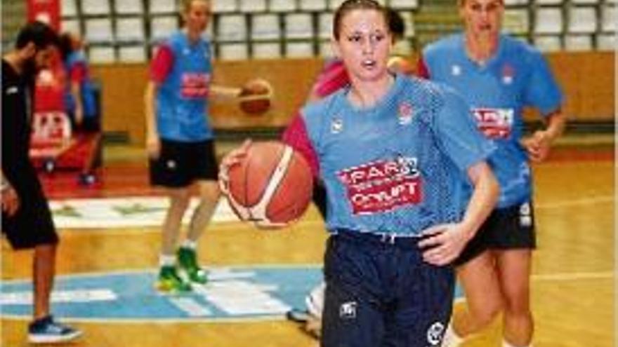 Rebeka Abramovic en un dels pocs entrenaments que ha fet a Girona.