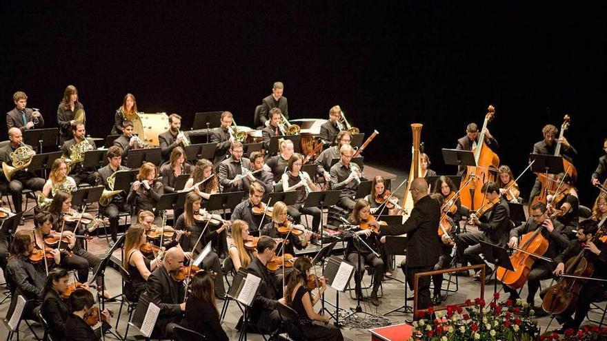 Los integrantes de la Orquesta Filarmónica de Asturias.