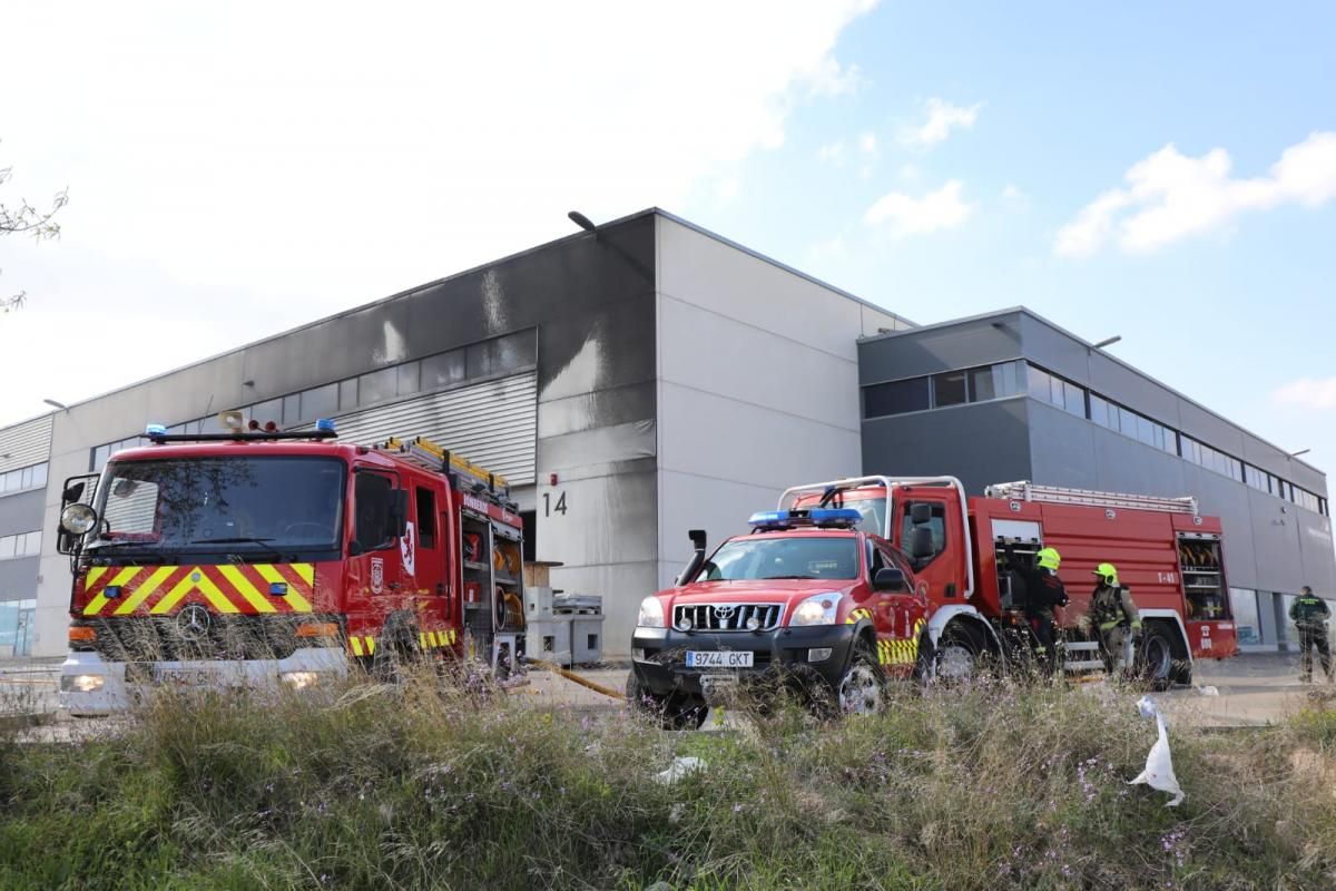 Incendio en una nave de Plaza