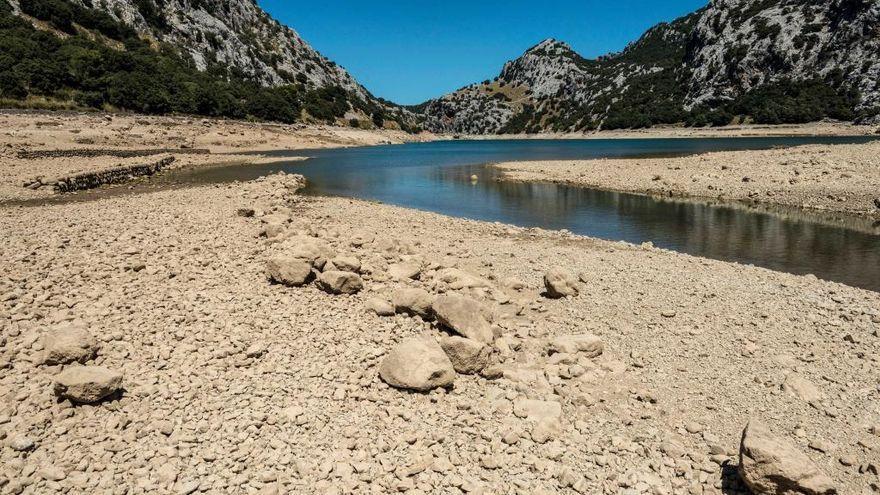 Der fast vollständig ausgetrocknete Stausee Gorg Blau auf einem Archivbild