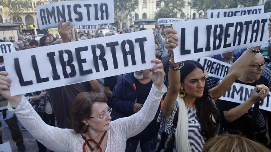 Concentración en València contra la sentencia del &#039;procés&#039;