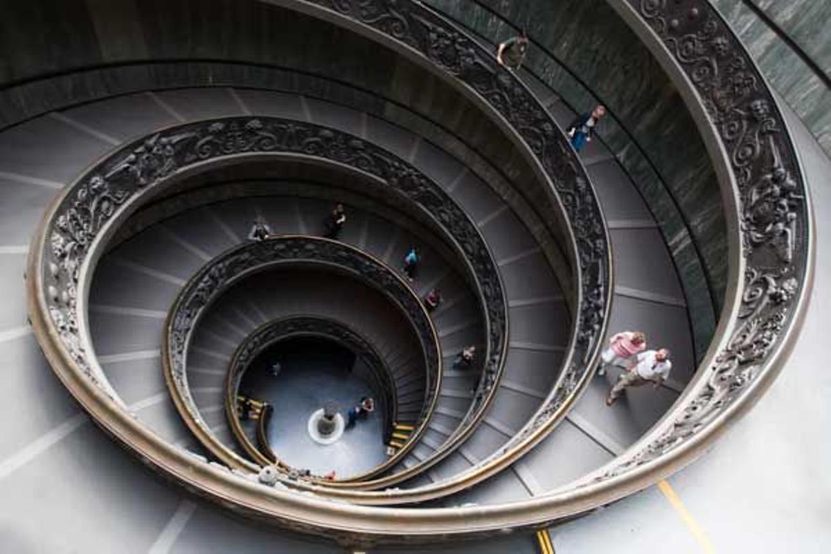 Escaleras en espiral en los Museos Vaticano.