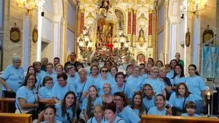 Albalat dels Tarongers se vuelca con la visita de la "Peregrina"