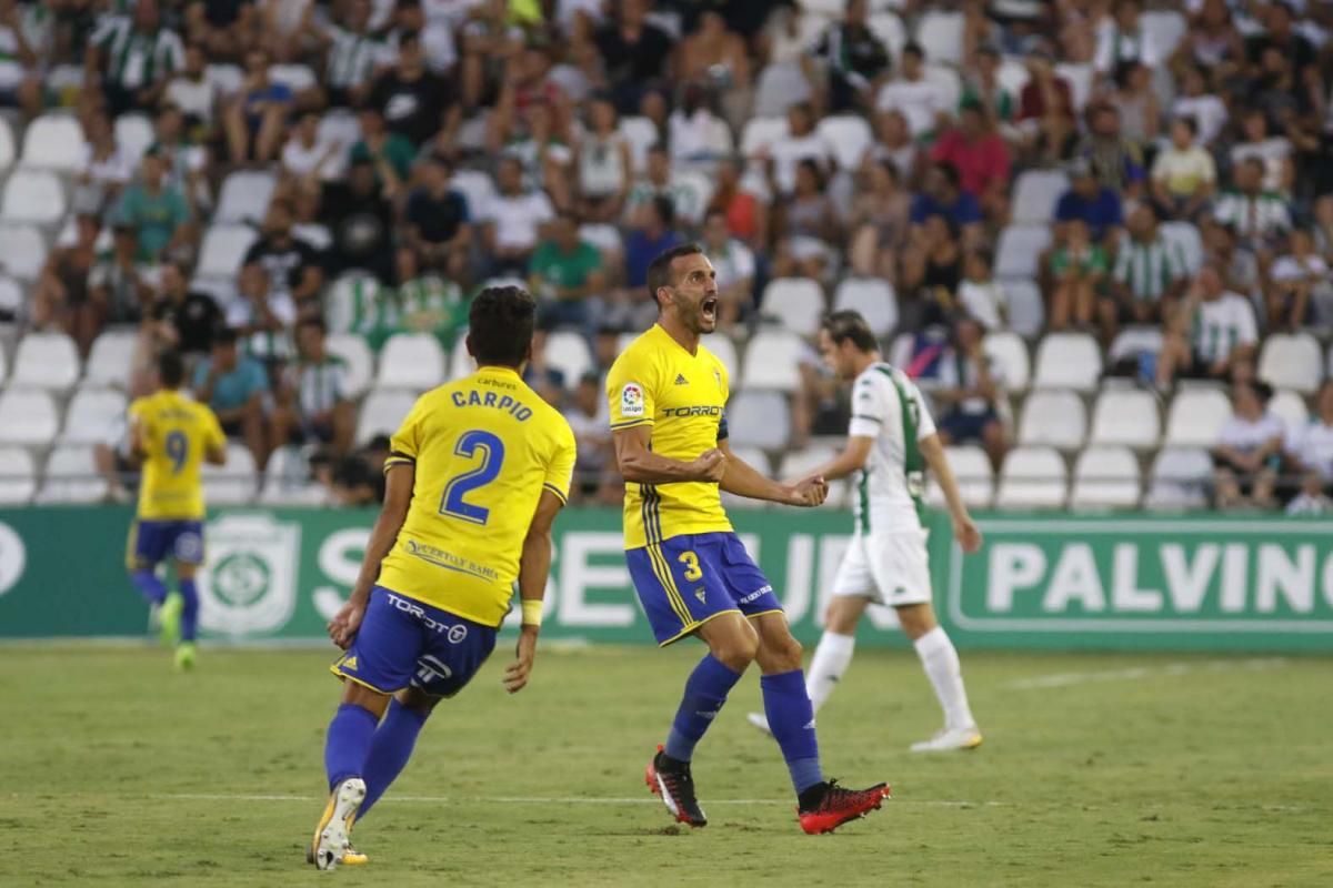 El Córdoba CF inicia la temporada con derrota ante el Cádiz.