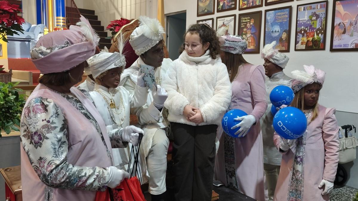 Los Mensajeros Reales de Lucena reciben miles de cartas