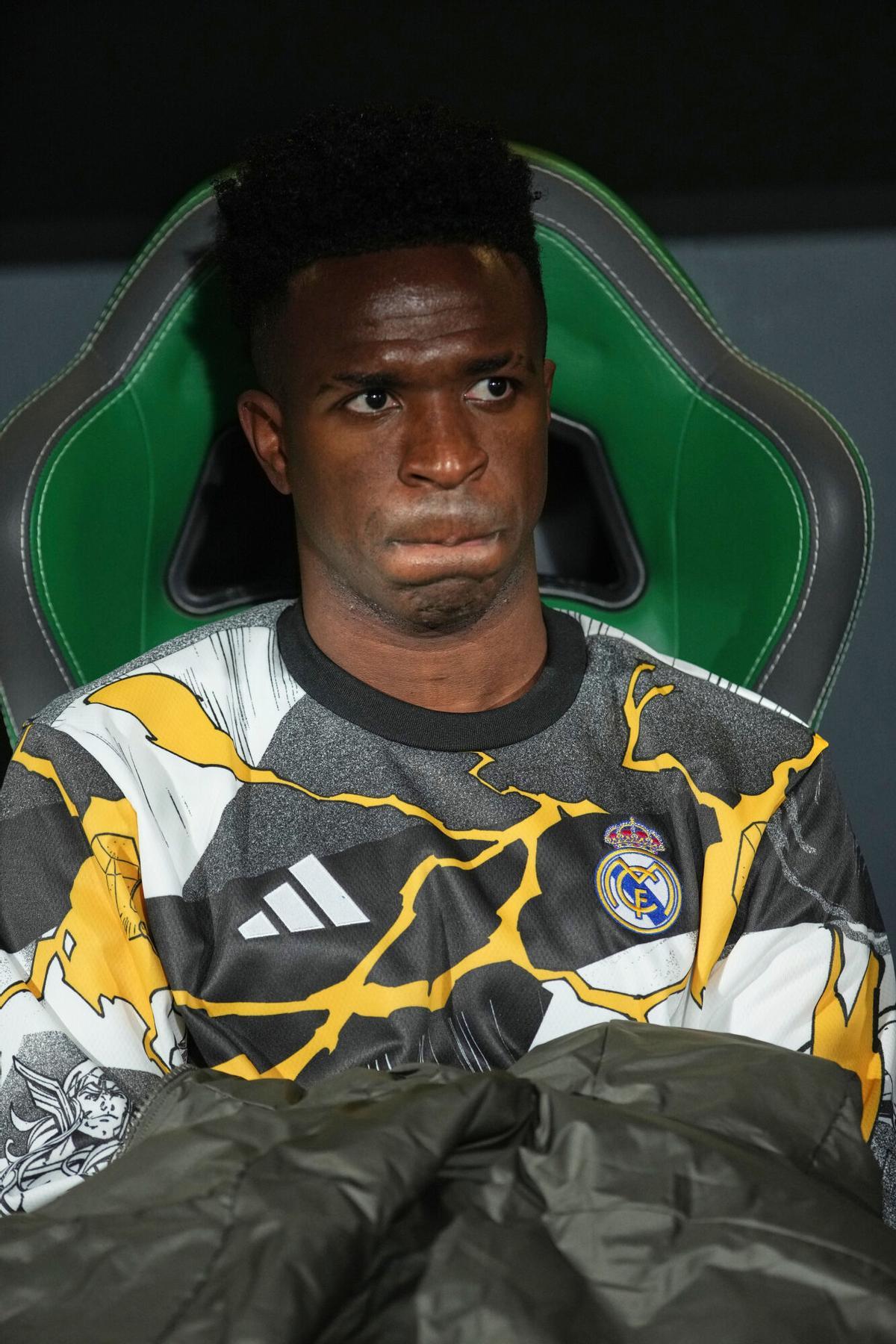 Vinicius tuvo que encajar otra suplencia en Elche