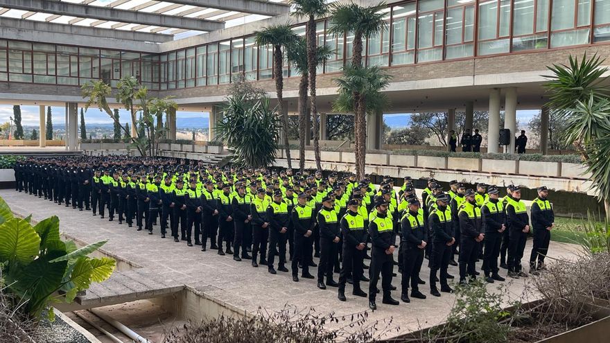 Torrevieja pierde el 30% de la plantilla de Policía Local que está hasta junio en el curso del IVASPE