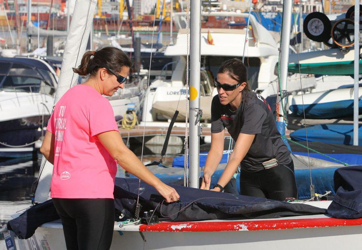 La falta de viento condiciona el inicio de la Semana del Atlántico