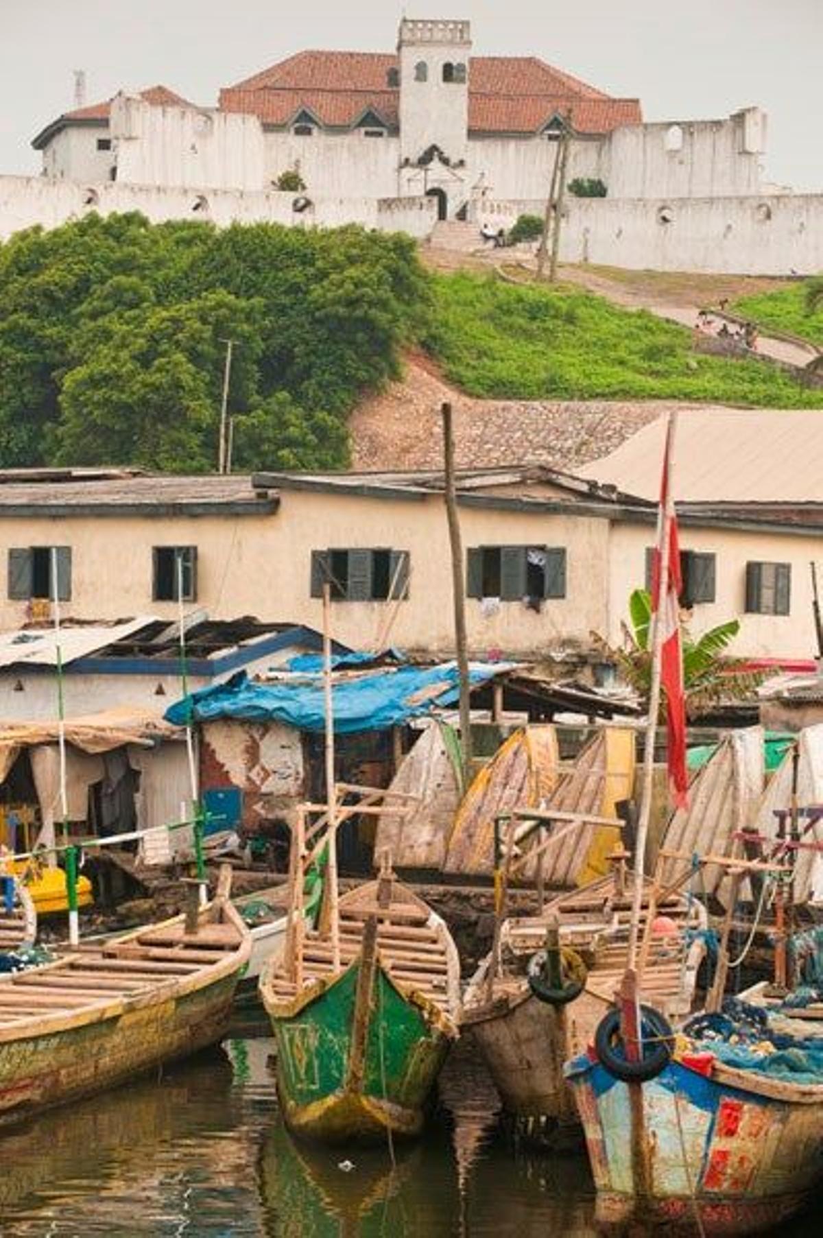 Canoas usadas por los pescadores de Ghana.