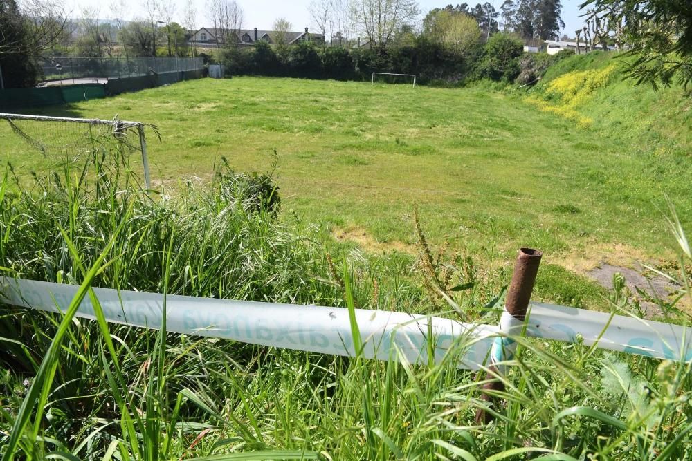 Campo municipal de A Balastreira, en Cambre, ofrecido "de broma" al Celta