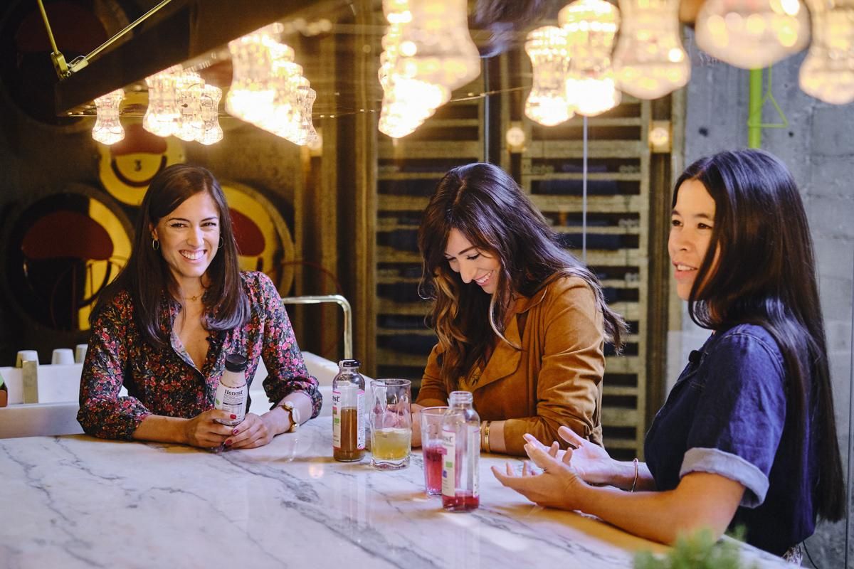 Marina, Mai y Cris, tres lectoras de woman en #ModoHonest