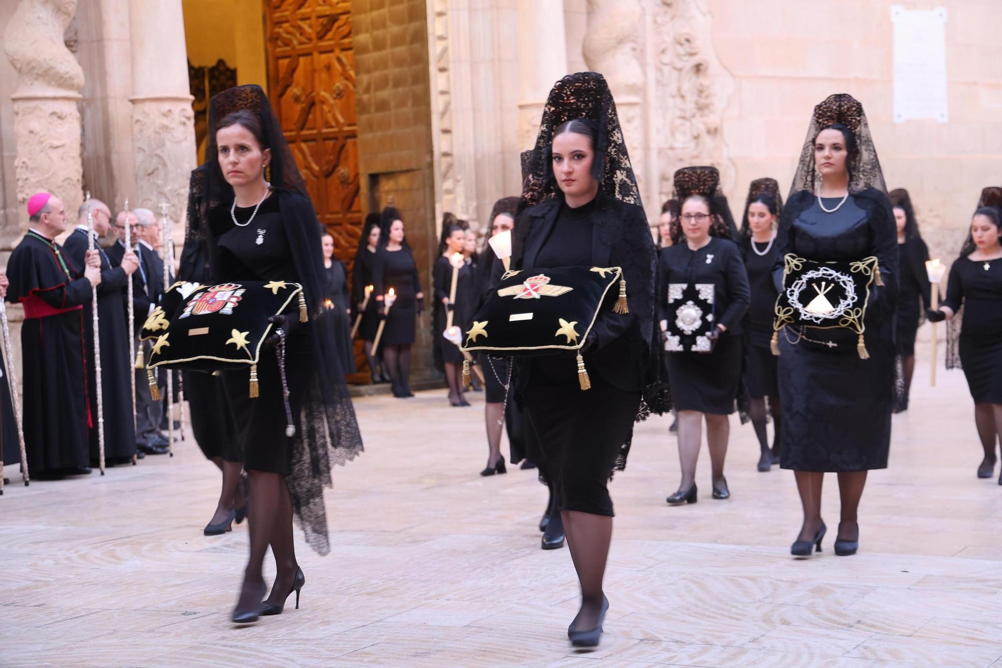 Nuestra Señora de la Soledad reina en el Viernes Santo de Alicante