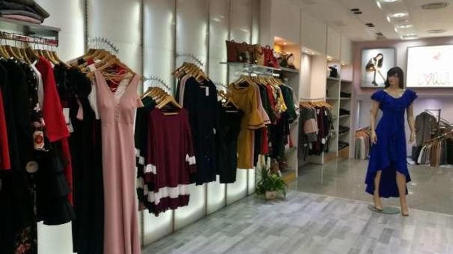 Nueva tienda en A Coruña con ropa semiformal y coqueta - La Opinión de A  Coruña