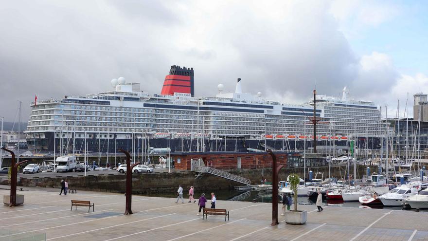 El trasatlántico &#039;Queen Anne&#039; recala en A Coruña en su travesía inaugural