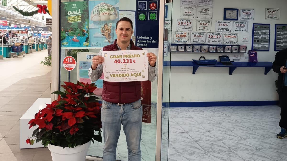 La administración del Carrefour reparte 40.000 euros en la Bonoloto y sueña con dar un gran premio en Navidad