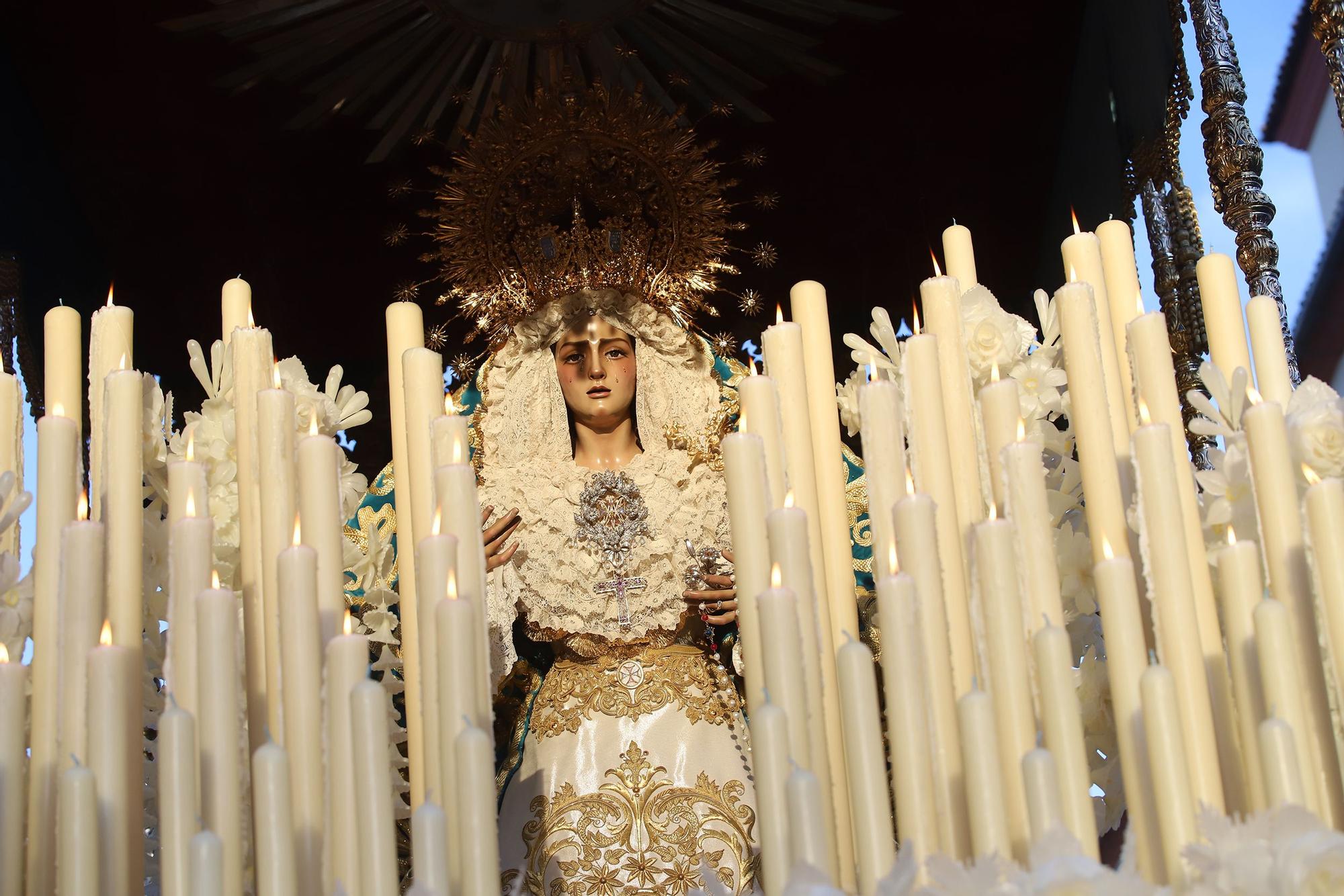 La procesión de la Hermanda de la Santa Faz en imágenes