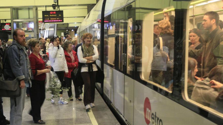 Consulta cuándo pasa el metro en Fallas