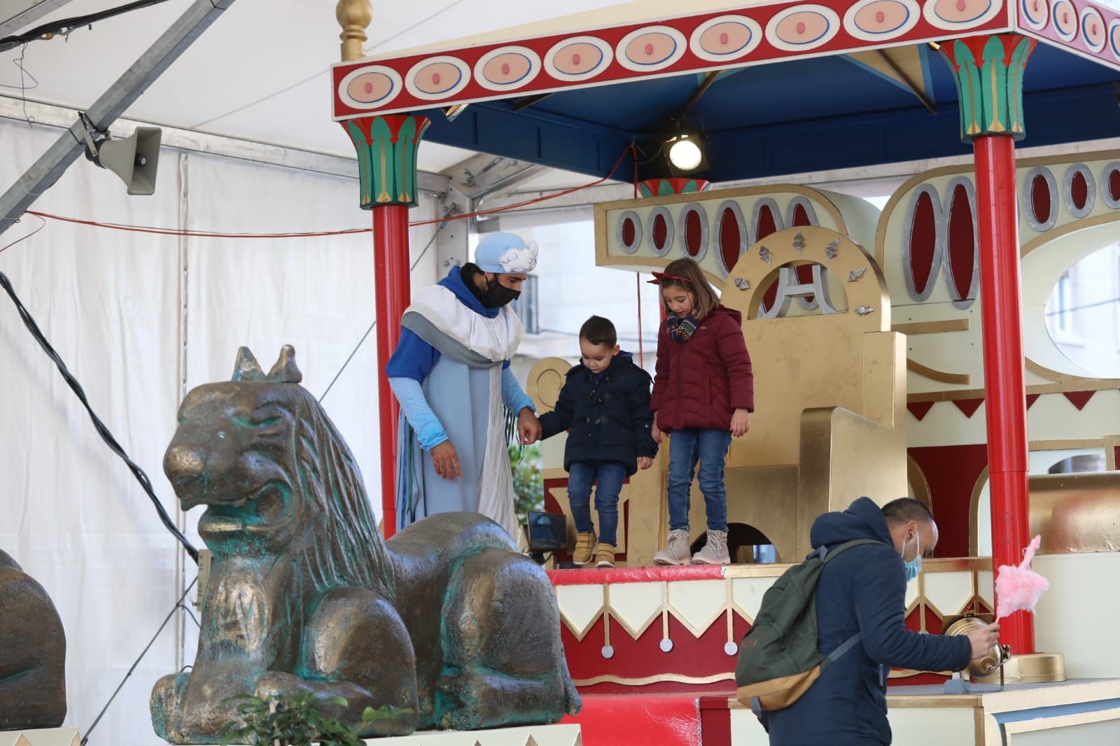 La Navidad se vive en la plaza del Pilar