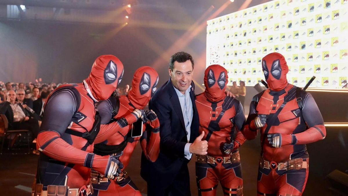 Colas para todo en la Comic-Con de Málaga, katanas y ¿demasiada? gente