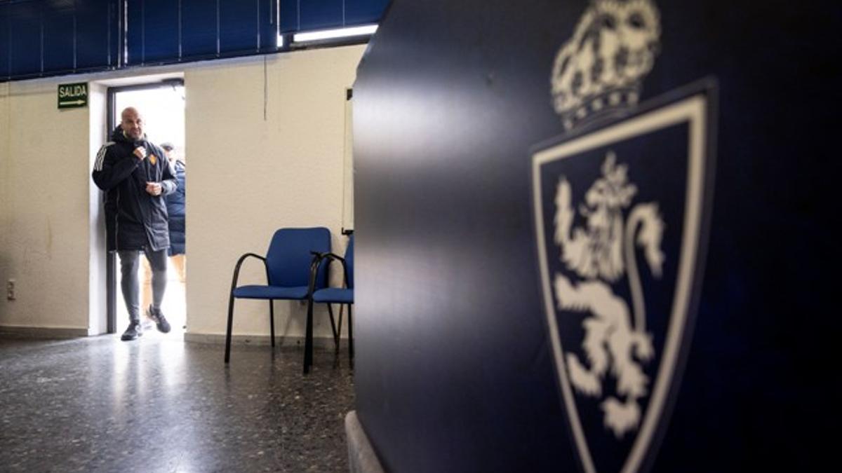 Miguel Ángel Ramírez accede a la sala de prensa de la Ciudad Deportiva antes de su comparecencia ante los medios de este viernes.