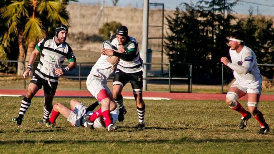 El CAR Cáceres apabulla al Granada (49-17) y ya es cuarto